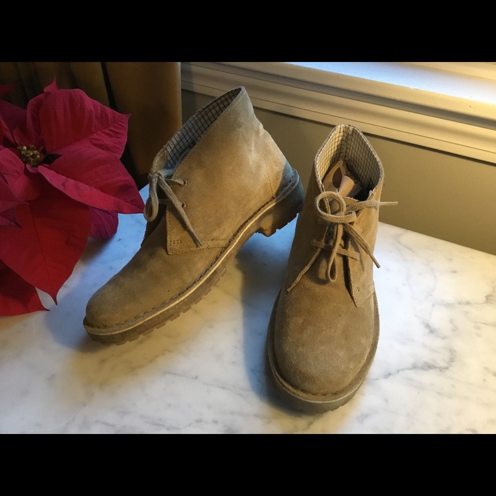 Clark’s Desert Boots size 8